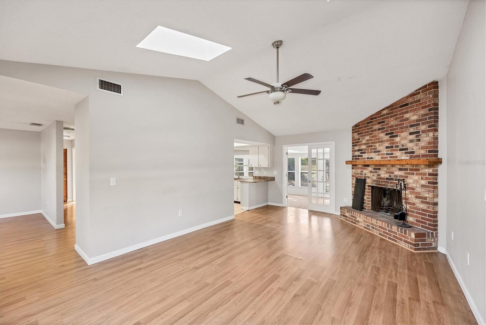 WOODPINE LAKE - Residential