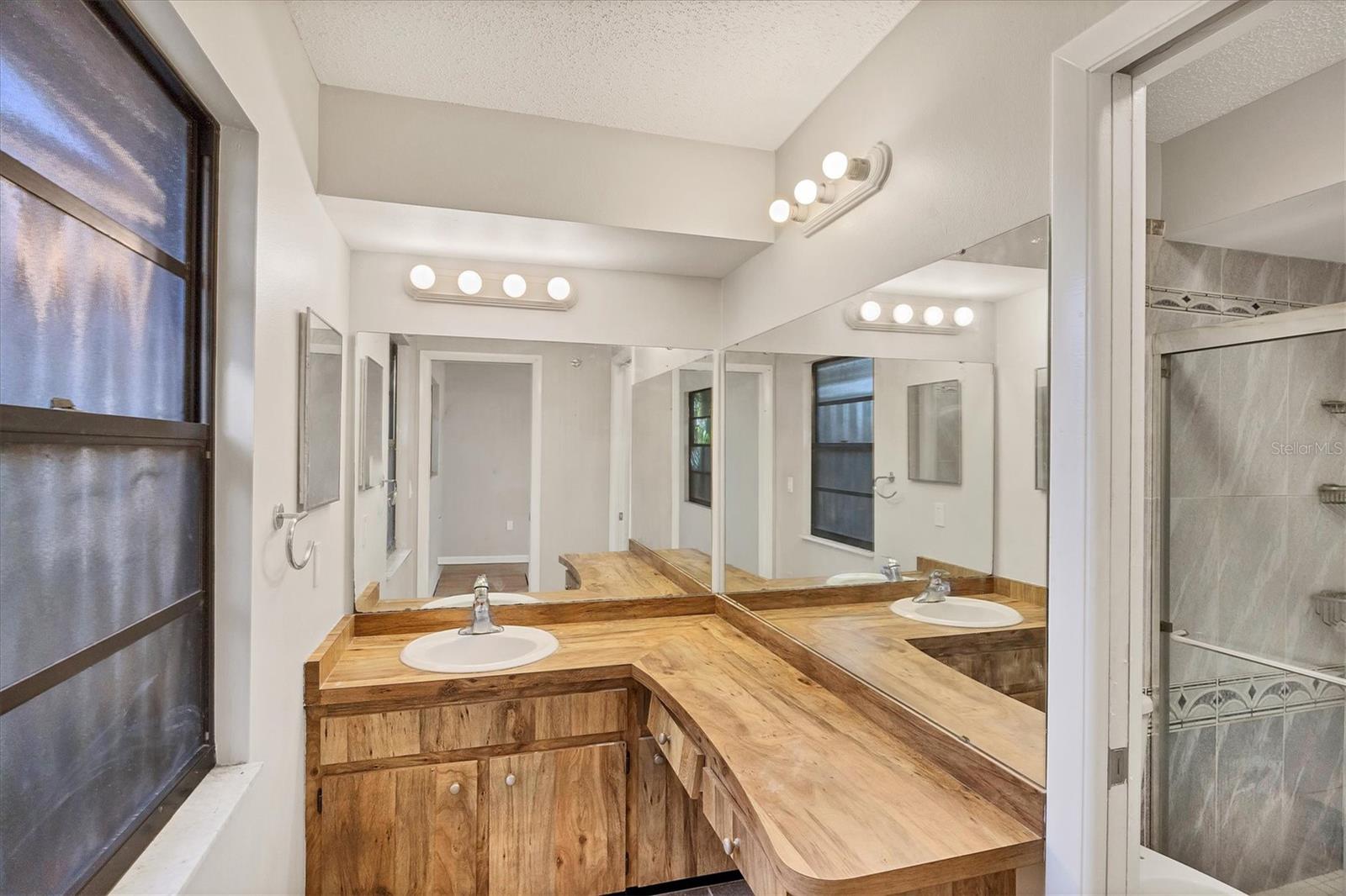 WOODPINE LAKE - Residential