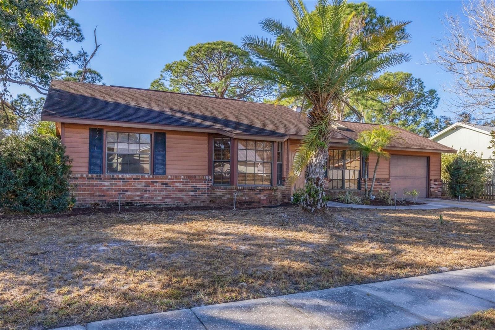 2942 WOODPINE CIRCLE