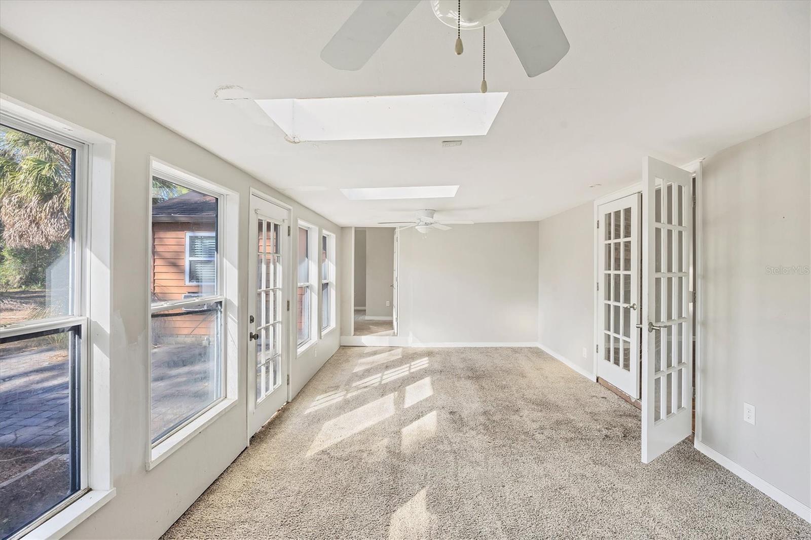 WOODPINE LAKE - Residential