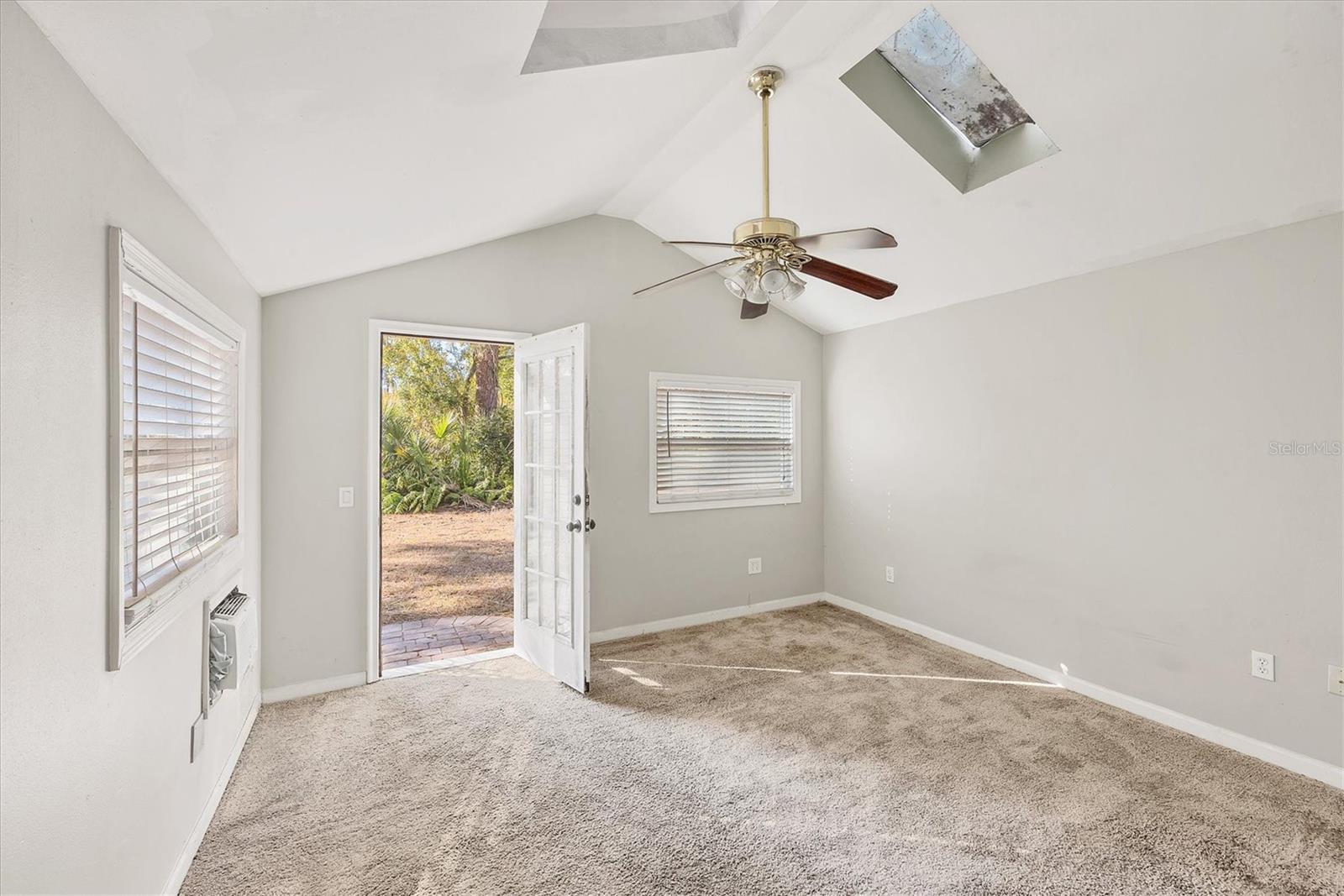 WOODPINE LAKE - Residential