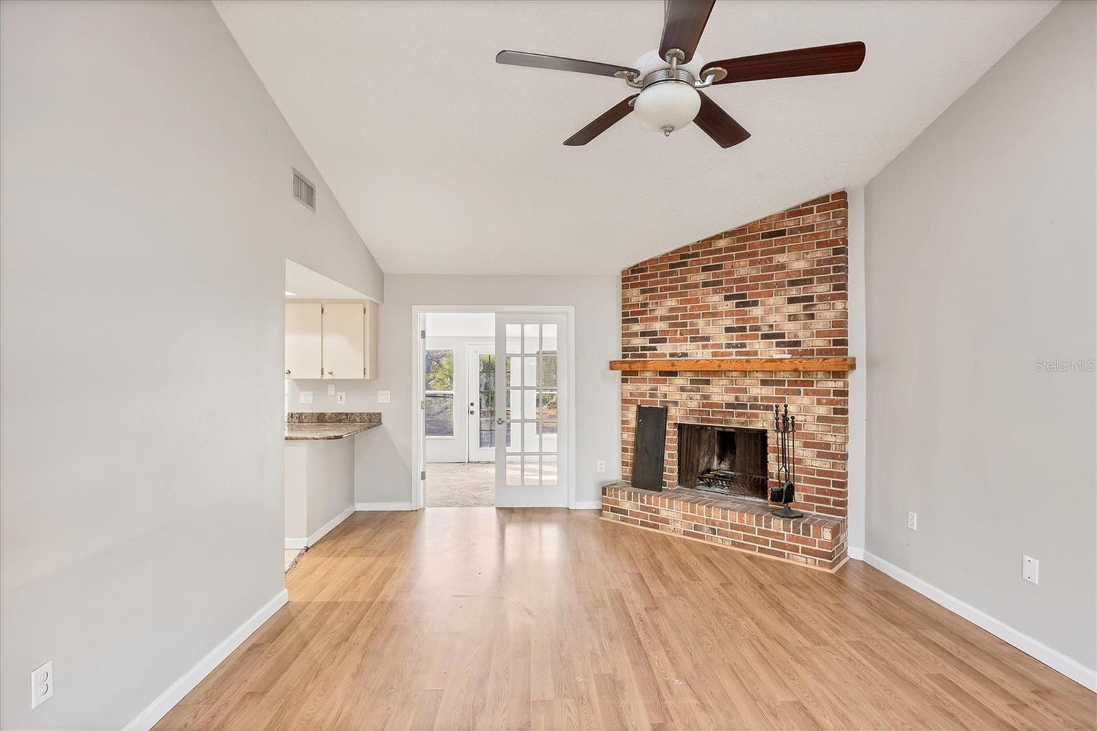 WOODPINE LAKE - Residential