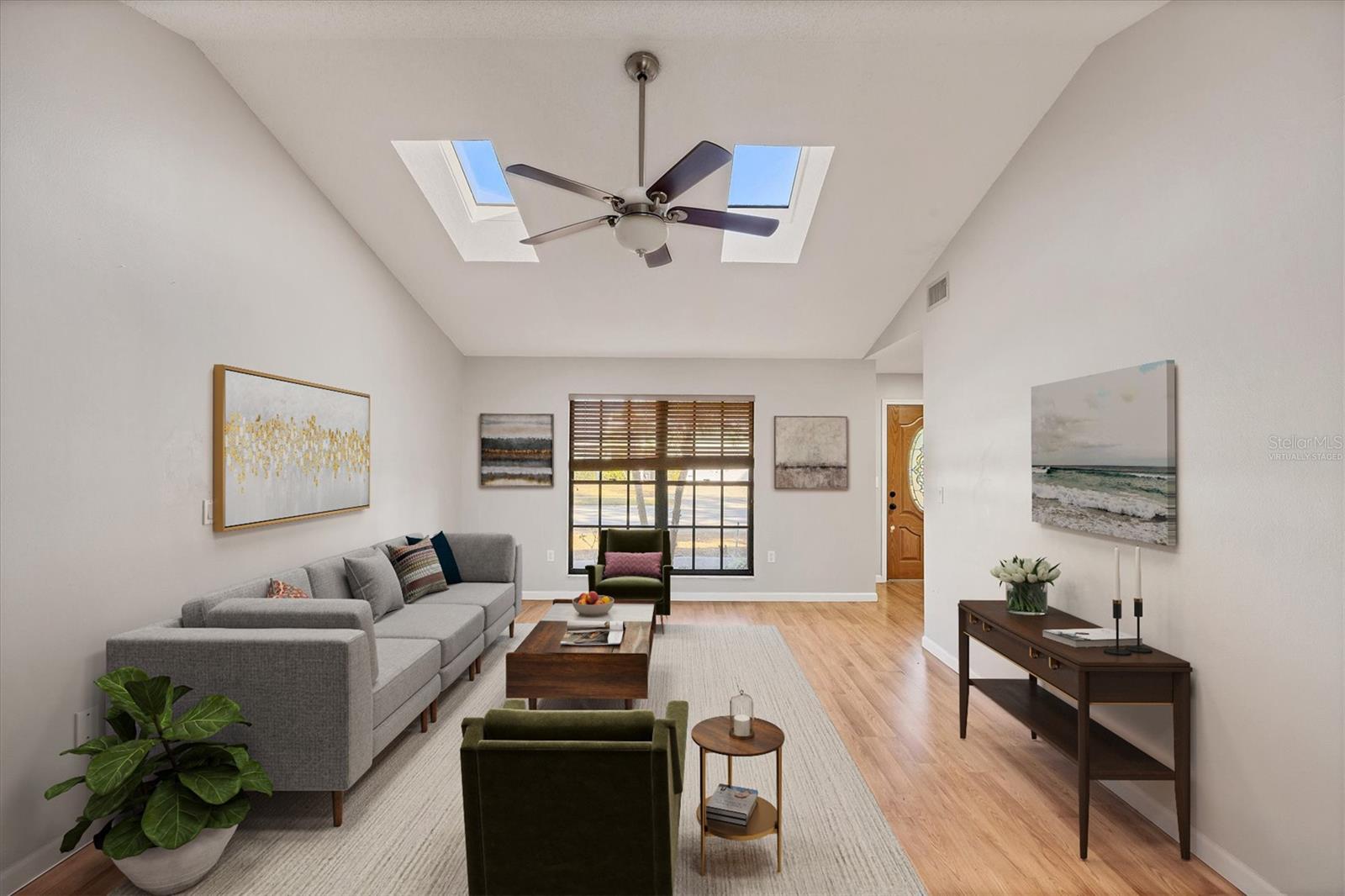 2942 WOODPINE CIRCLE