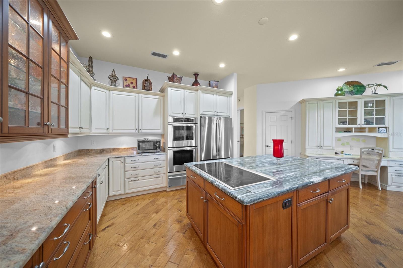 LAUREL OAK ESTATES - Residential