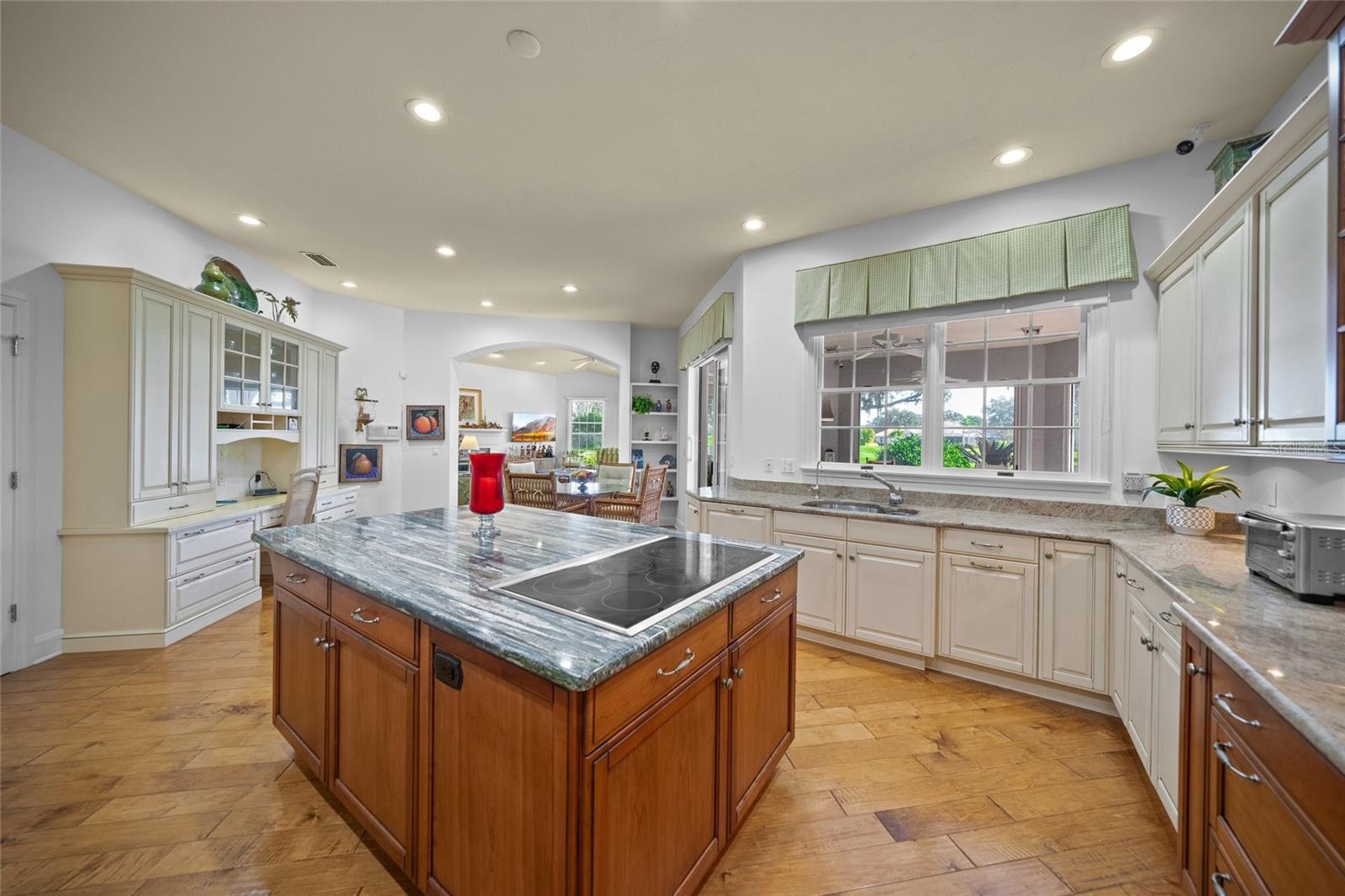 LAUREL OAK ESTATES - Residential