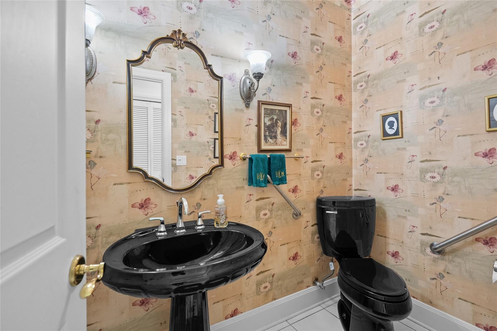 LAUREL OAK ESTATES - Residential