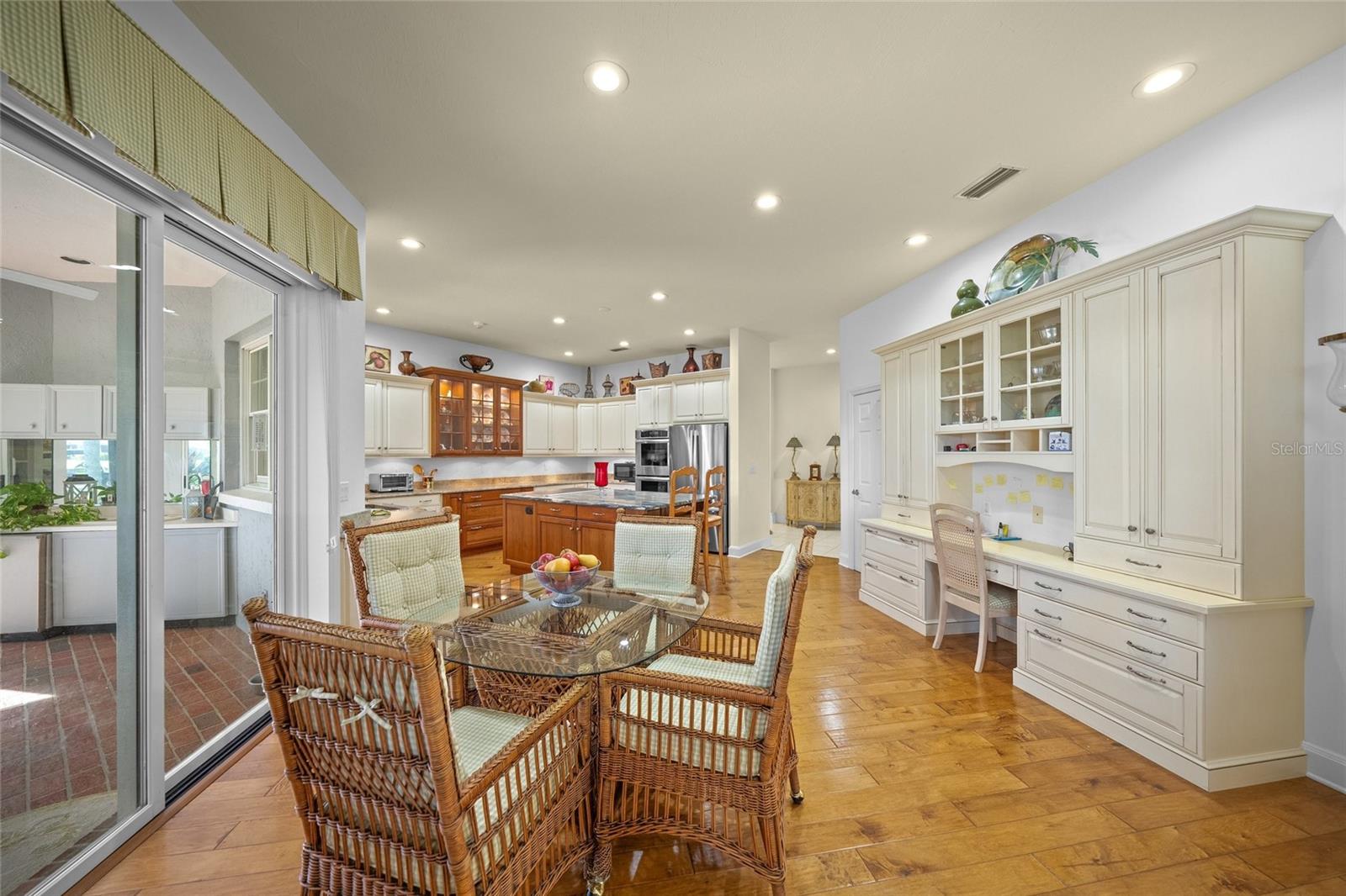 LAUREL OAK ESTATES - Residential