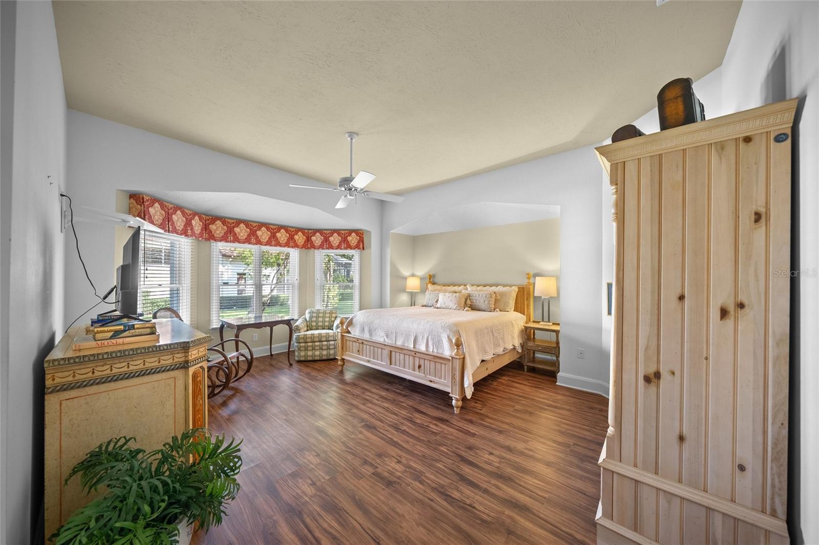 LAUREL OAK ESTATES - Residential