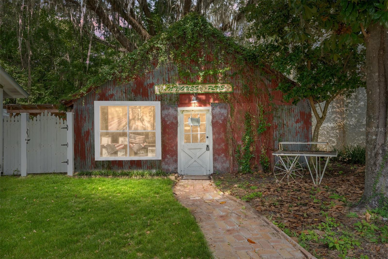 208 NE 1ST STREET