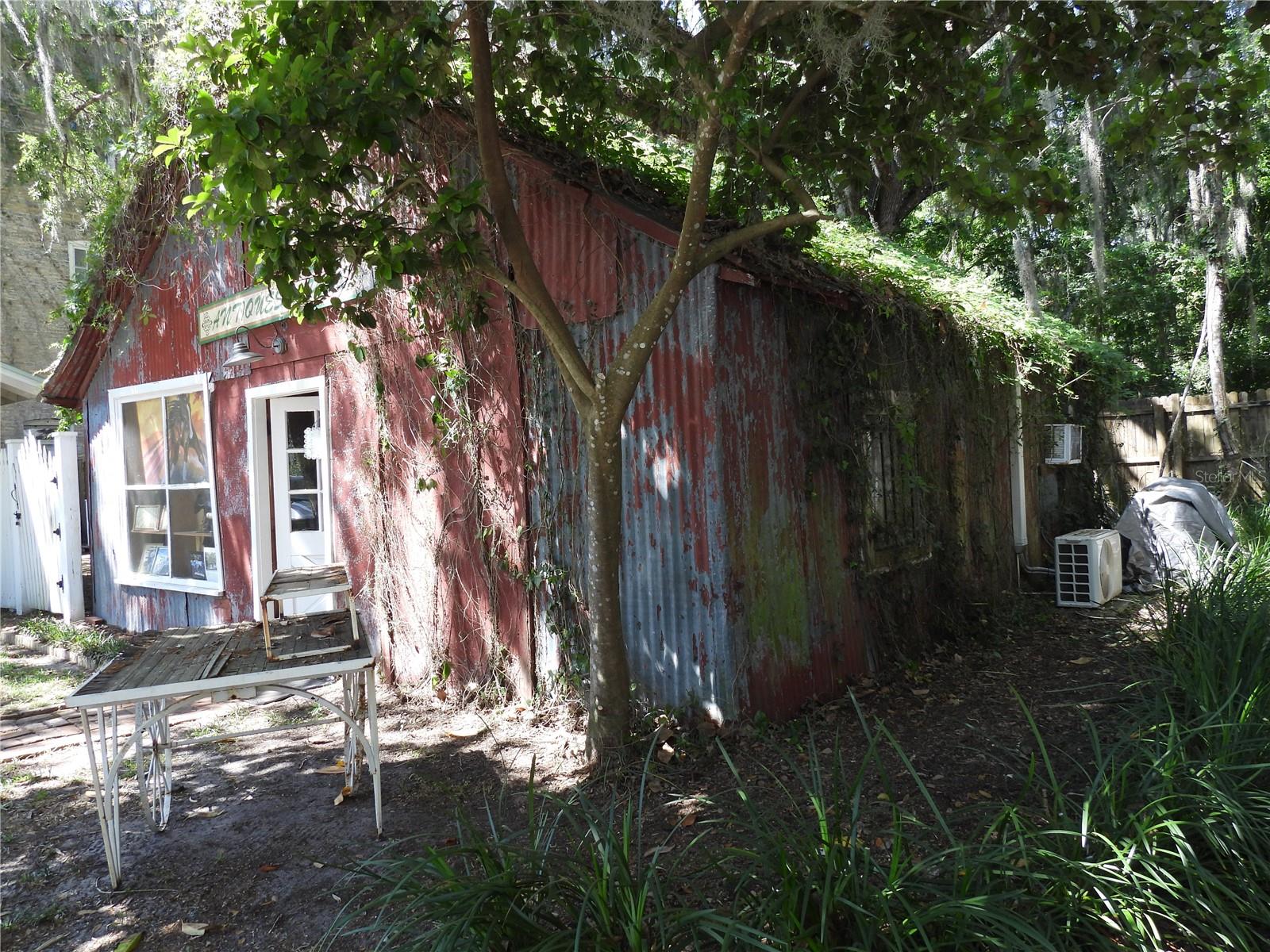 208 NE 1ST STREET