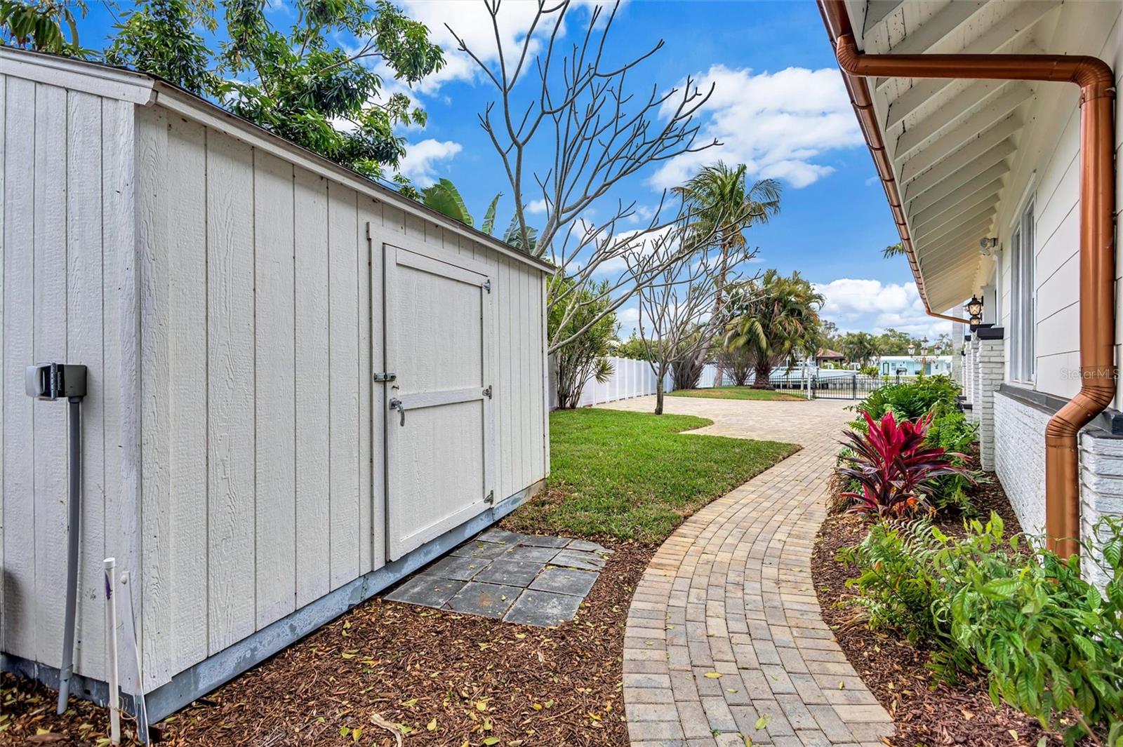 BAYOU BONITA - Residential