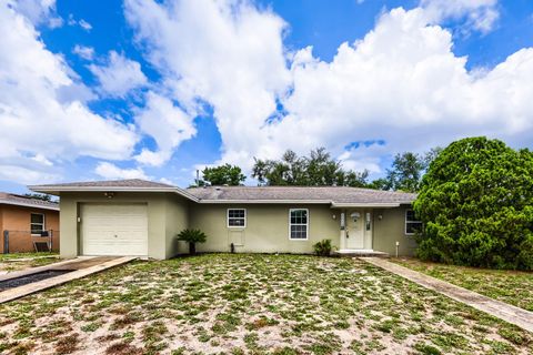 Photo of 1252 Garret Avenue, Spring Hill, FL 34606 (MLS # TB8506515)