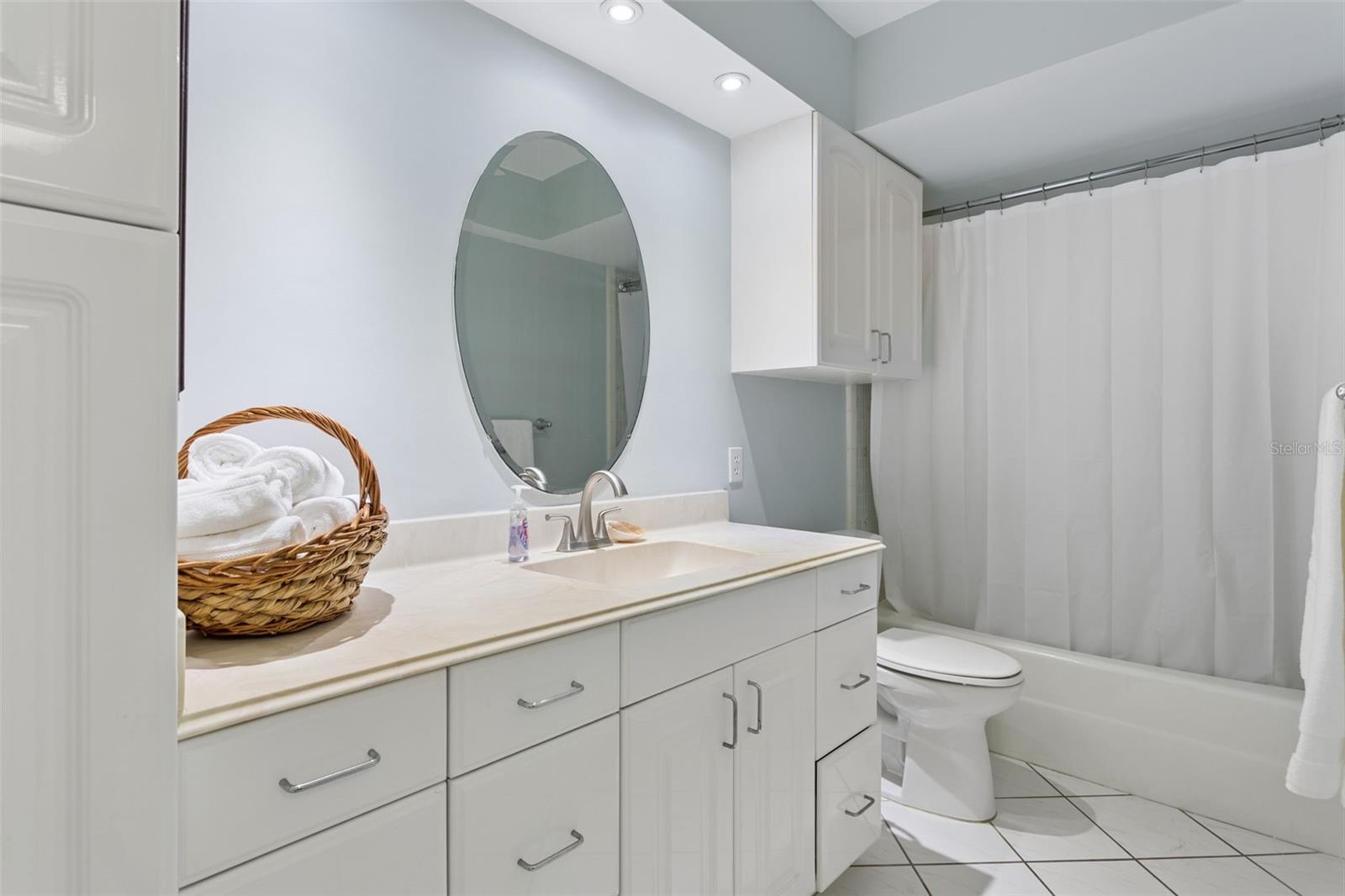 BAYWAY ISLES POINT BRITTANY THREE - Residential