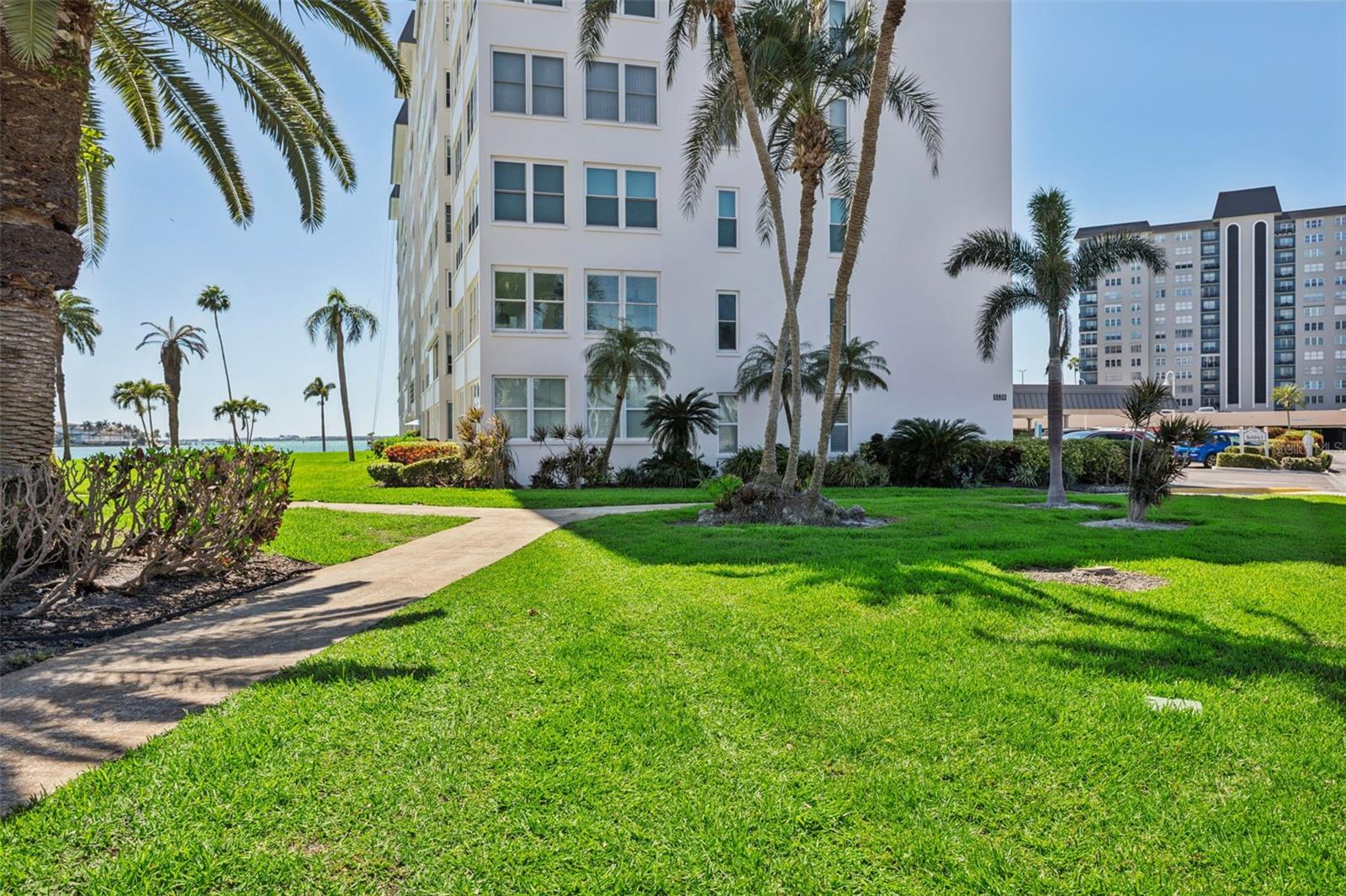 BAYWAY ISLES POINT BRITTANY THREE - Residential