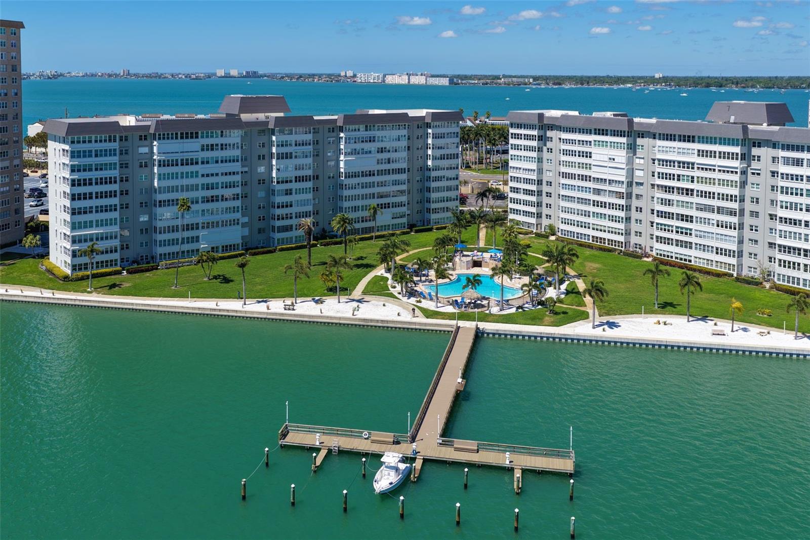 BAYWAY ISLES POINT BRITTANY THREE - Residential