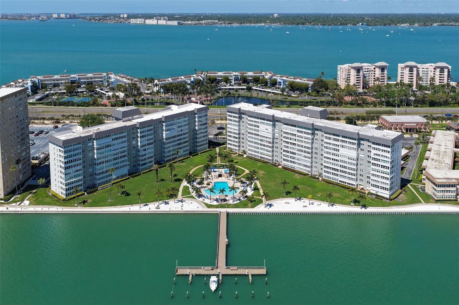 BAYWAY ISLES POINT BRITTANY THREE - Residential