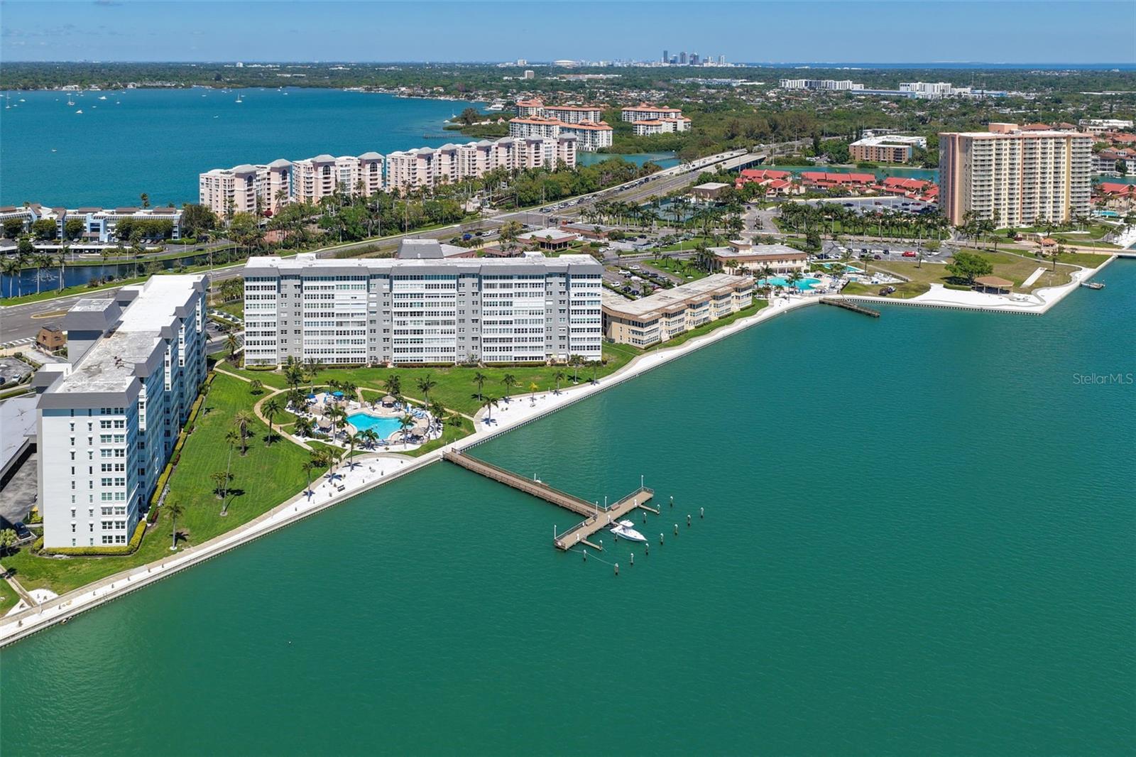 BAYWAY ISLES POINT BRITTANY THREE - Residential