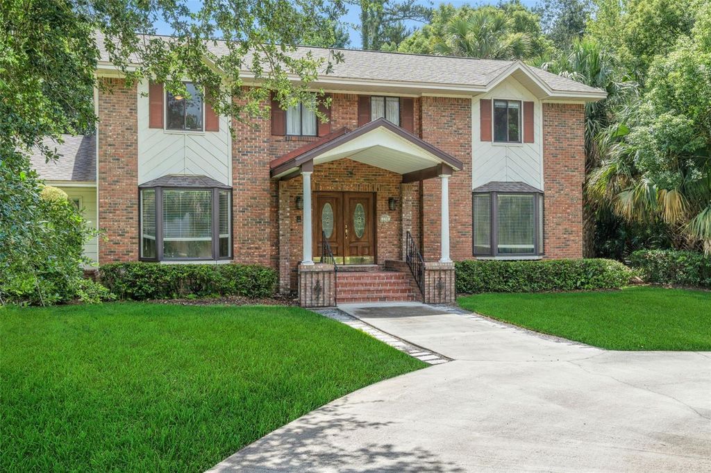 Photo of 230 Hunters Trail, Longwood, FL 32779 (MLS # O6411144)