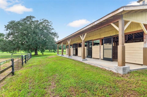 Tiny photo for 997 NW 63rd Court, Ocala, FL 34482 (MLS # OM731891)