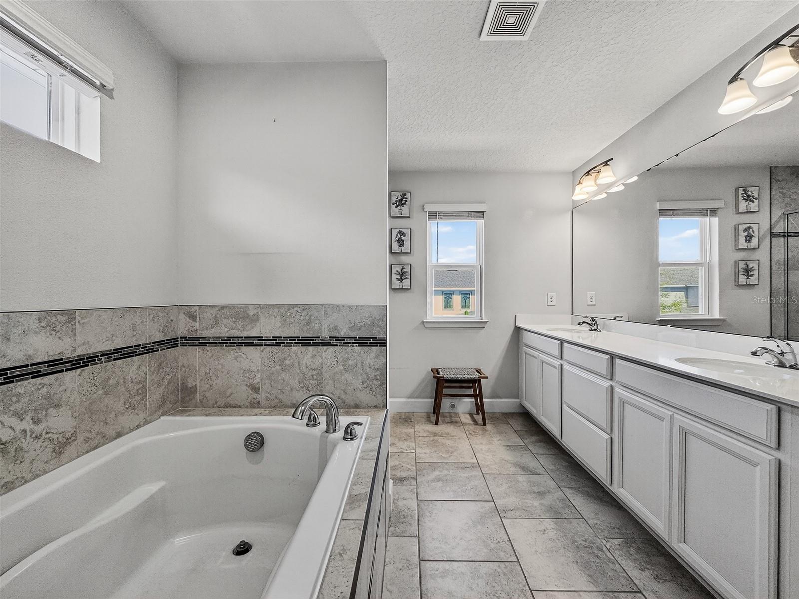 HAMILTON GARDENS PH 2A & 2B - Residential