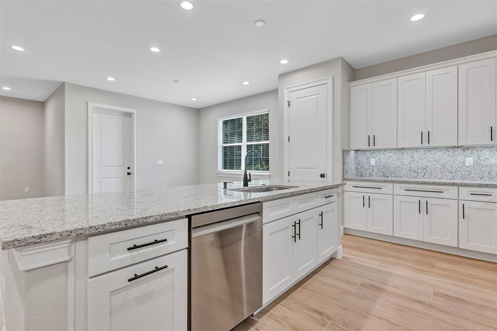 Photo of 13875 SE 53rd Terrace, Summerfield, FL 34491 (MLS # OM733964)