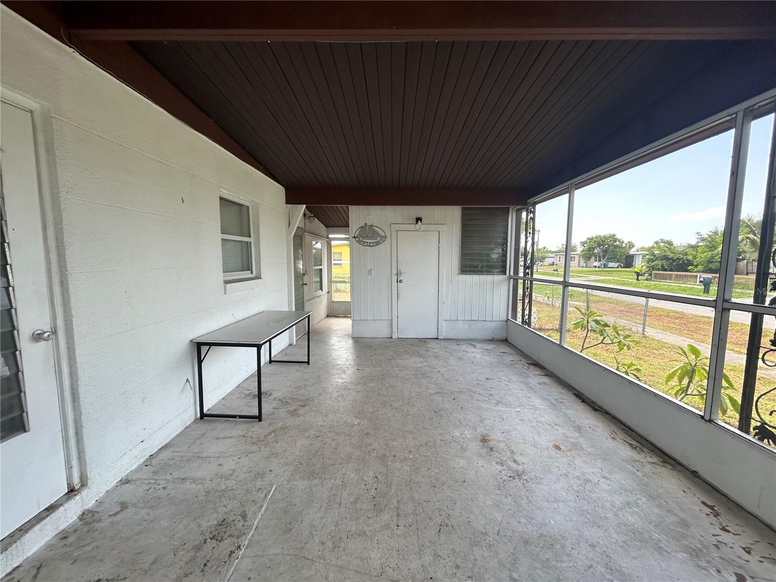 3140 CRESTWOOD DRIVE