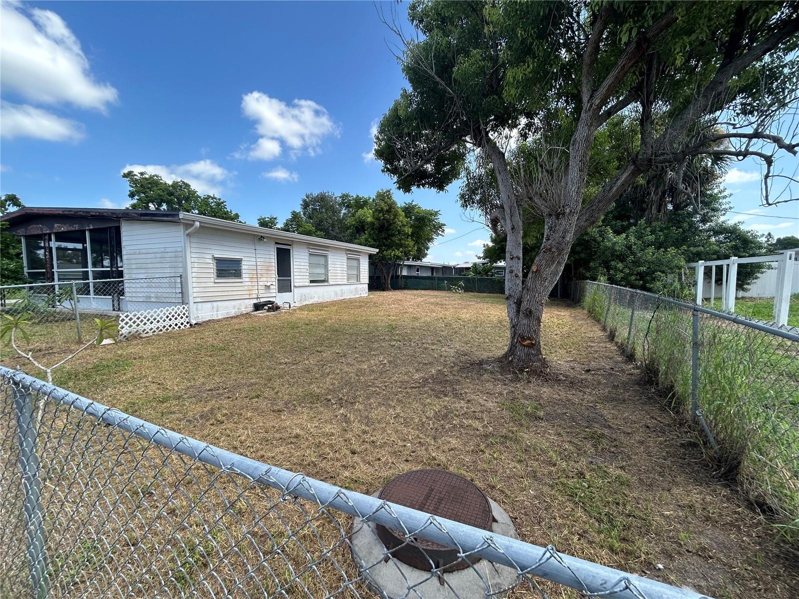 3140 CRESTWOOD DRIVE