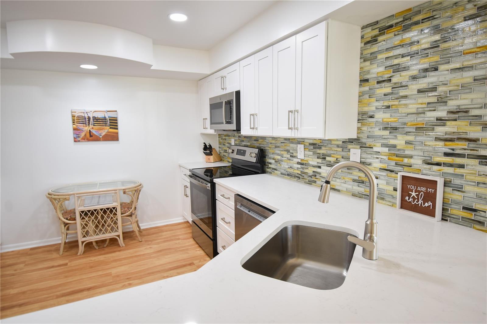 BAHIA VISTA UNIT II - Residential