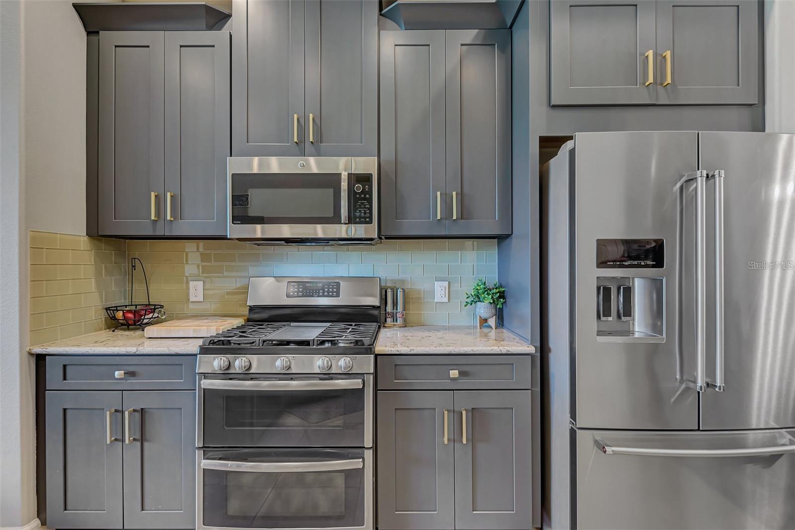 ARBOR LAKES ON PALMER RANCH - Residential