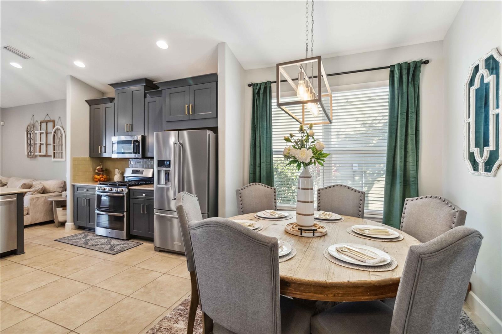 ARBOR LAKES ON PALMER RANCH - Residential