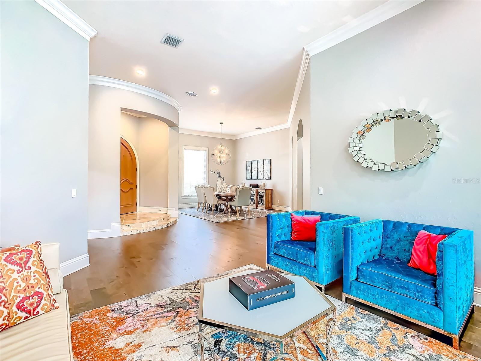 885 SPRING PARK LOOP