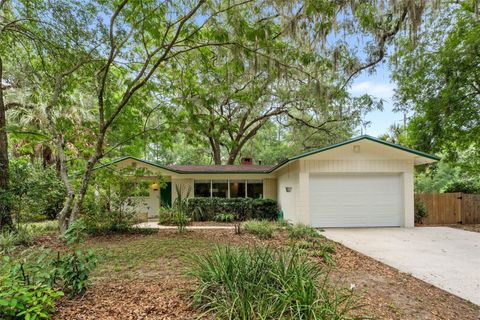 Photo of 805 NW 39th Drive, Gainesville, FL 32605 (MLS # FC319041)