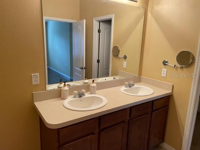 FISHHAWK RANCH PH 2 TR 1 - Residential Lease