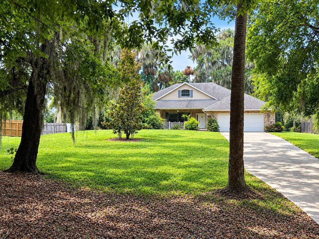 Photo of 349 Magnolia Place, Debary, FL 32713 (MLS # V4951866)