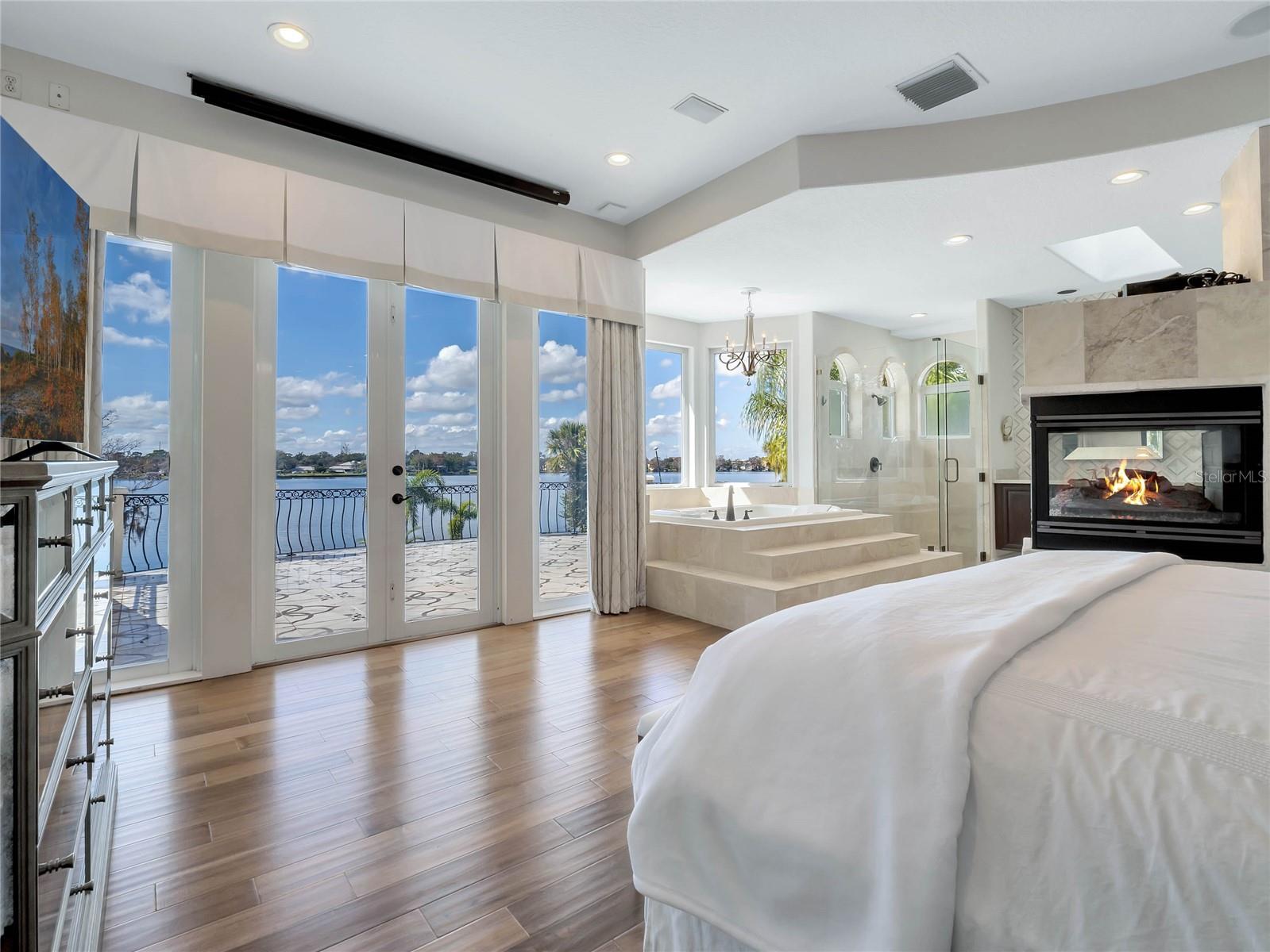 KILLARNEY POINT - Residential