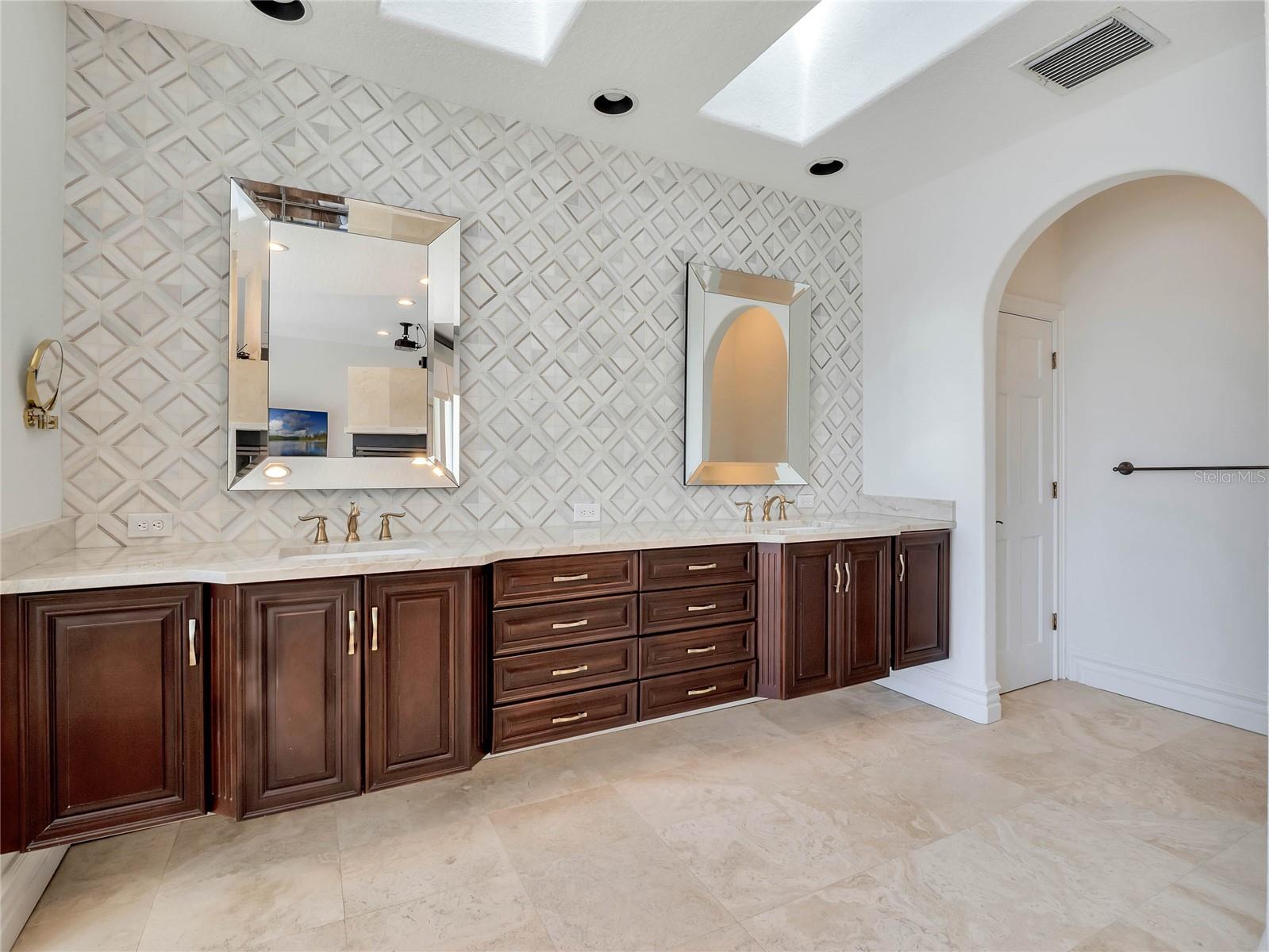 KILLARNEY POINT - Residential