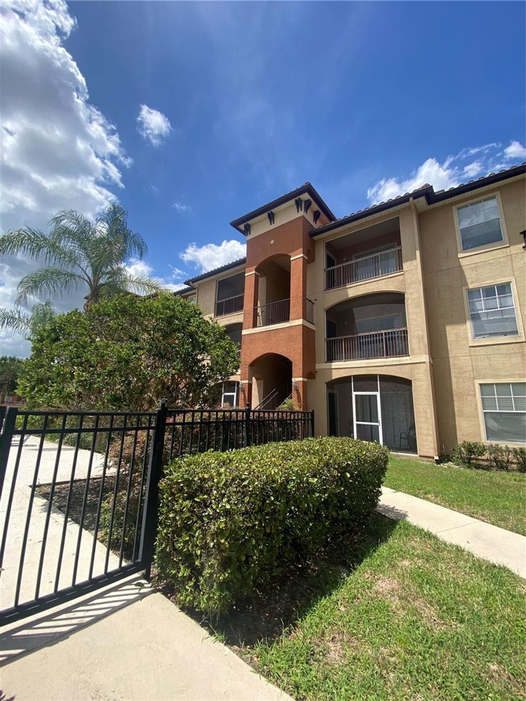 Photo of 6141 Metrowest Boulevard #308, Orlando, FL 32835 (MLS # O6392995)