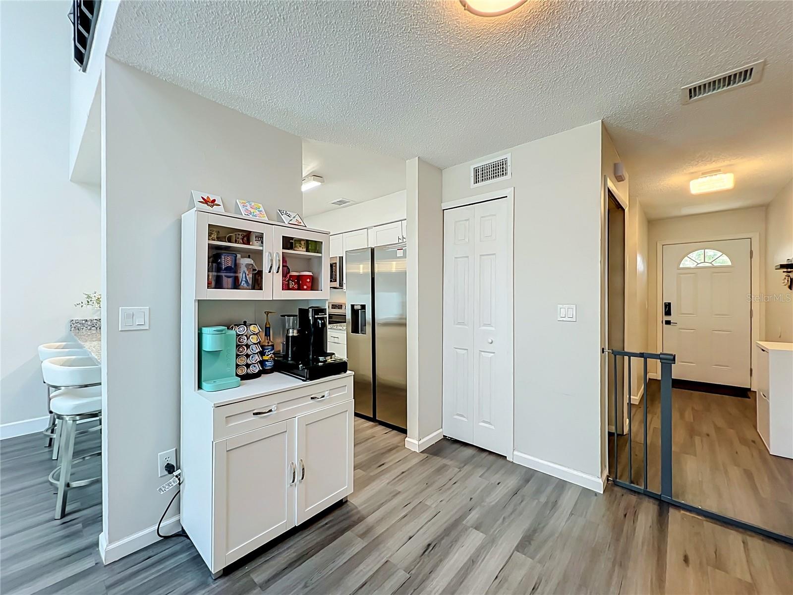 2832 HUNT CLUB LANE