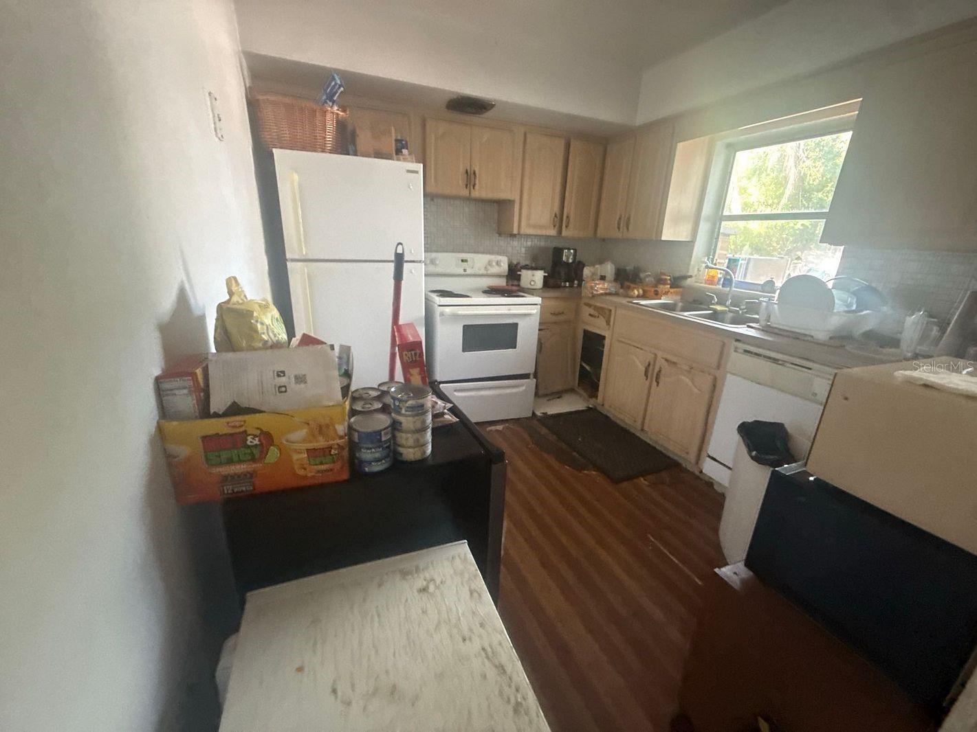 606 VENTURA AVENUE