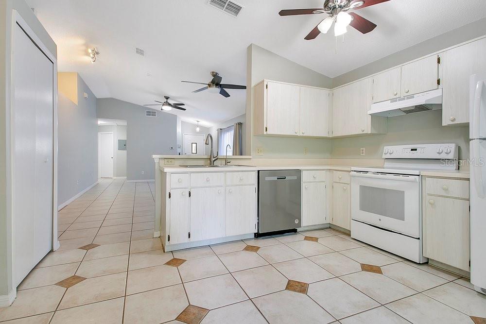 SEASONS THE - Residential