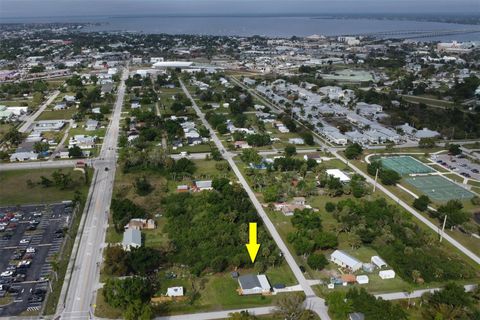 A home in PUNTA GORDA