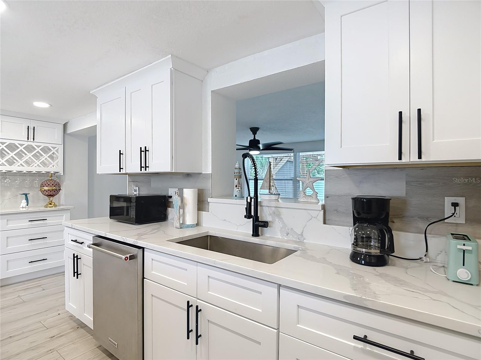 FLOR A MAR - Residential