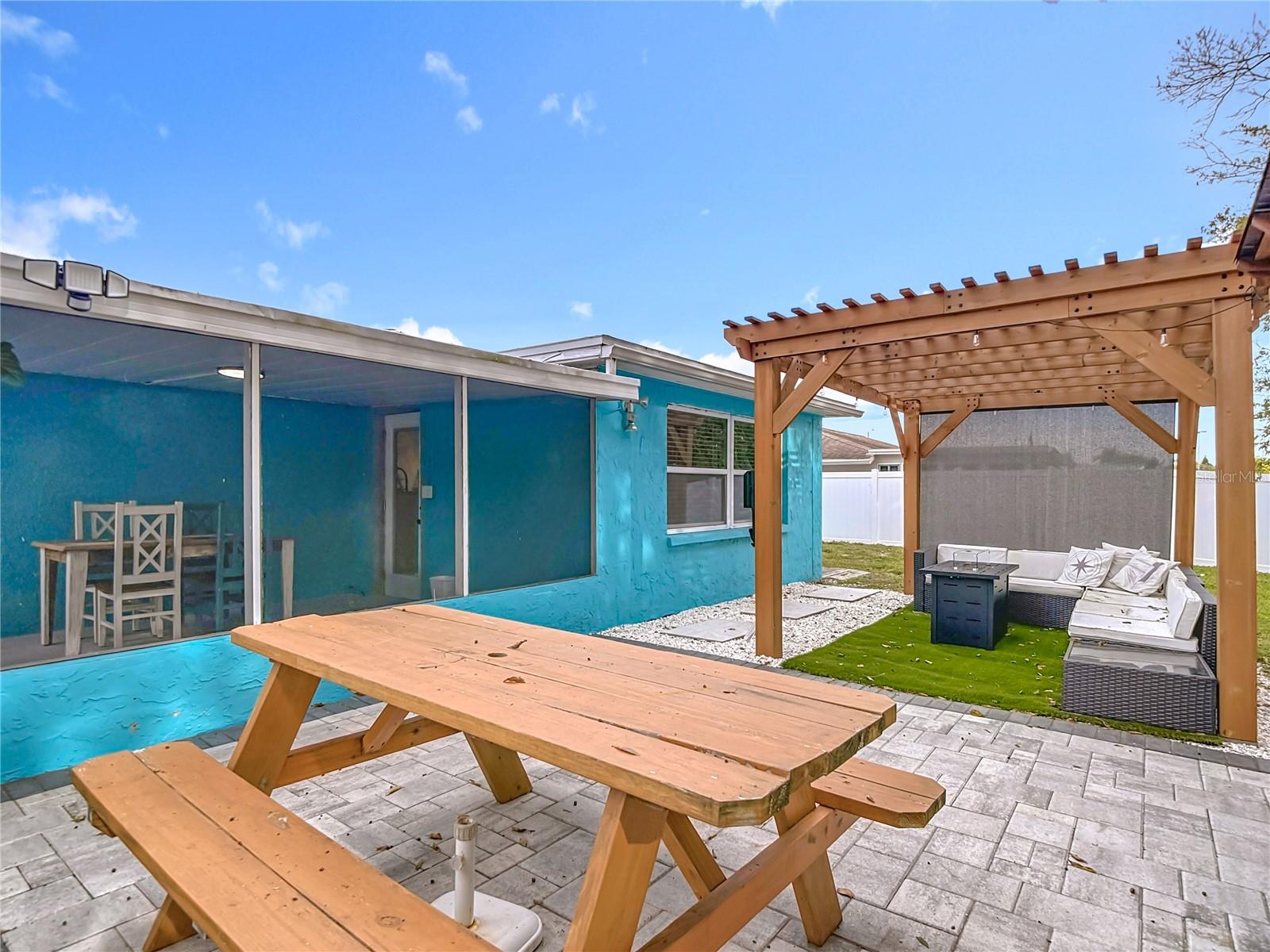 FLOR A MAR - Residential