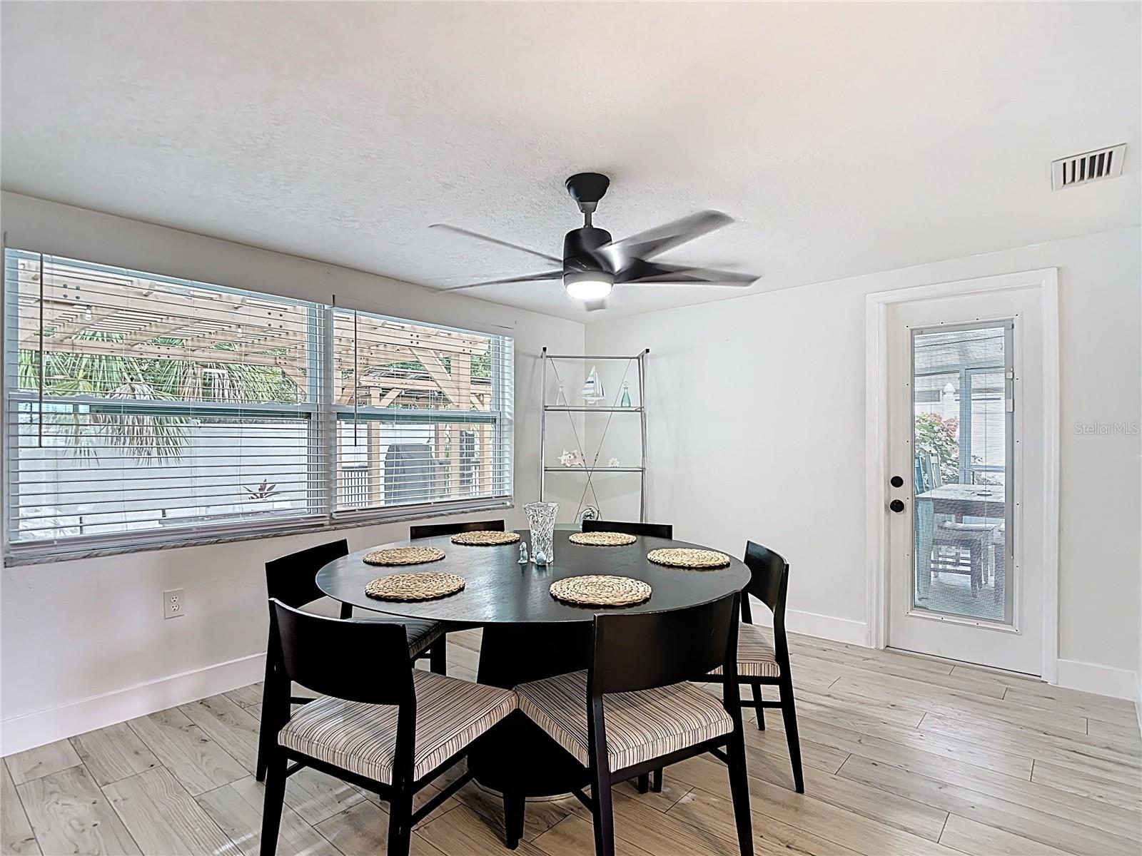 FLOR A MAR - Residential