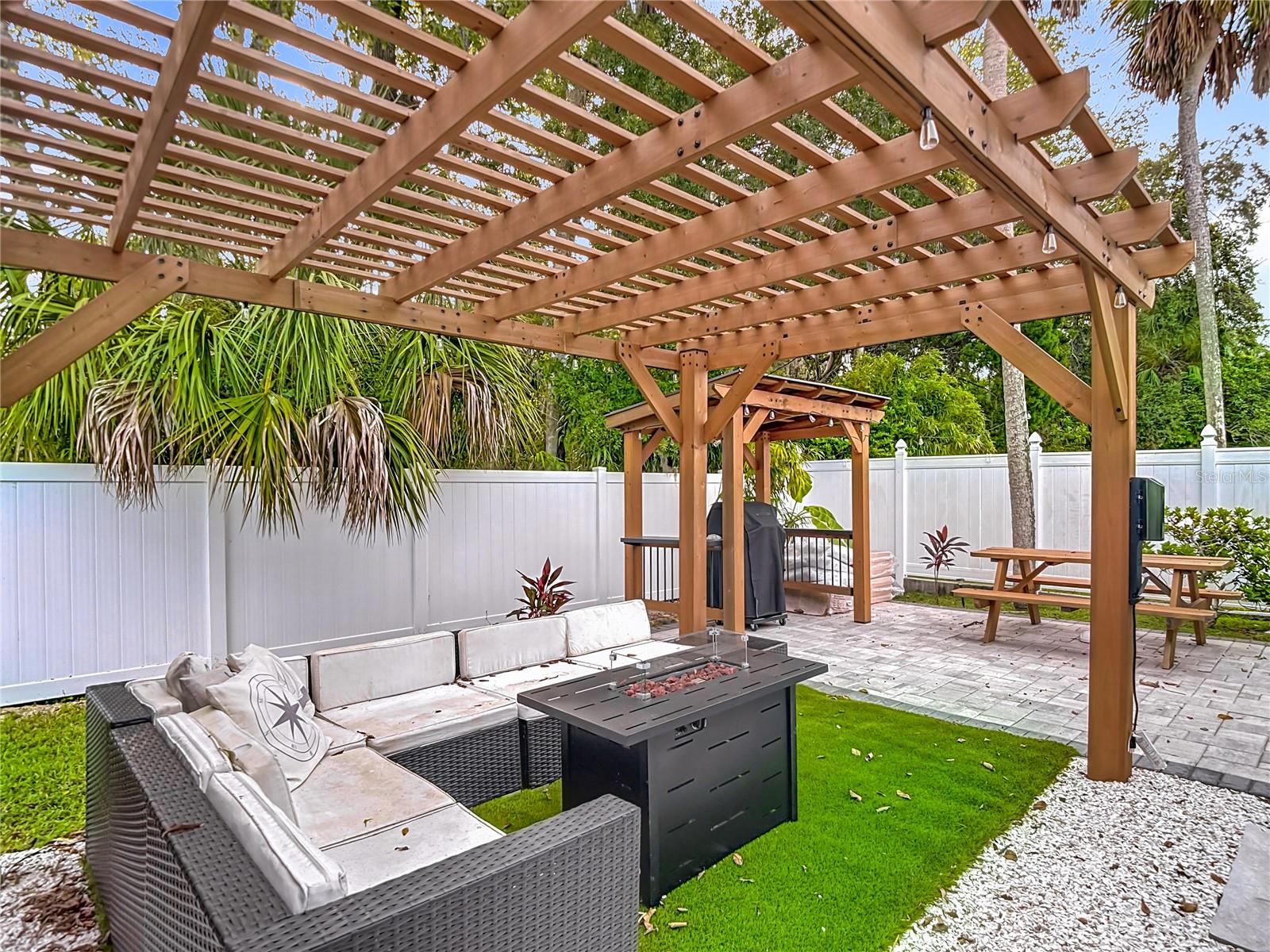 FLOR A MAR - Residential