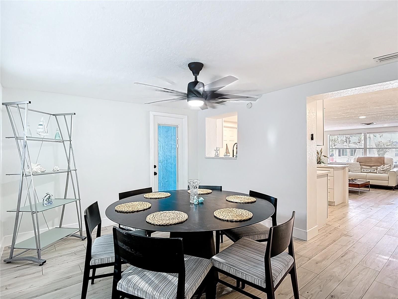 FLOR A MAR - Residential