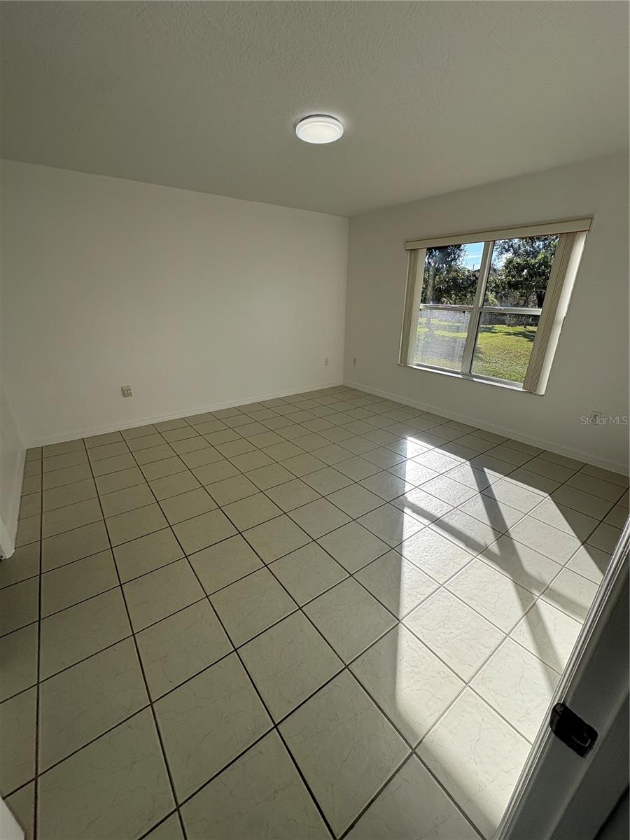 FOREST GROVE BUS CENTER - Residential Lease