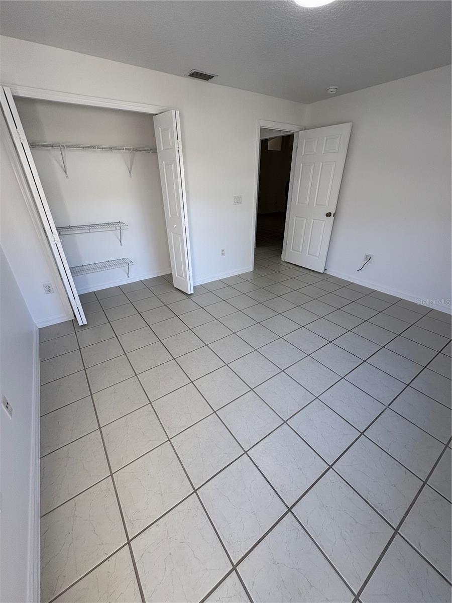 FOREST GROVE BUS CENTER - Residential Lease