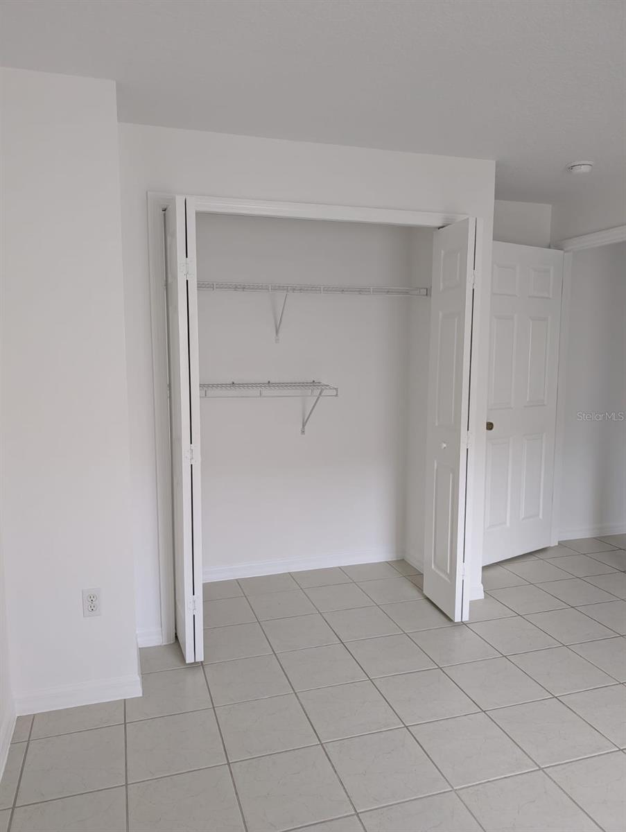 FOREST GROVE BUS CENTER - Residential Lease