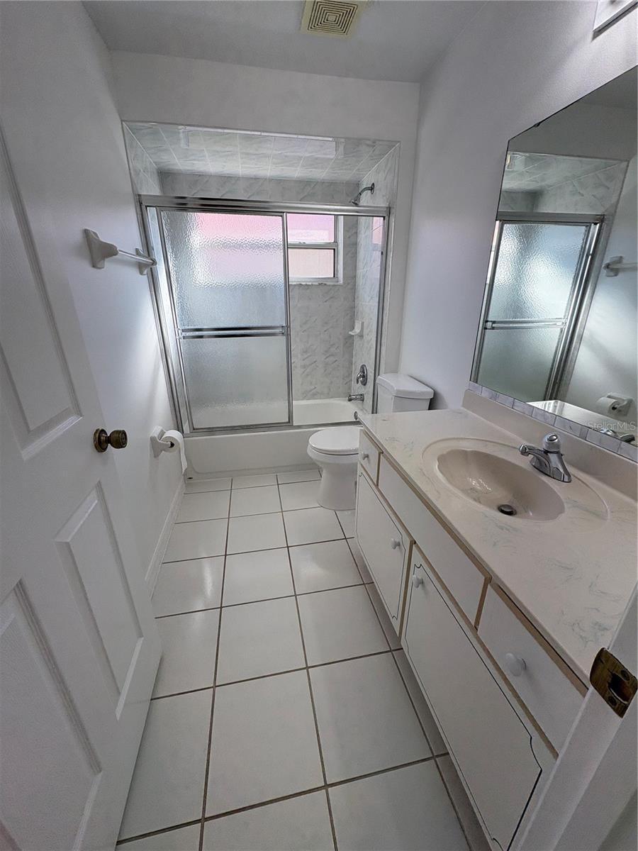 FOREST GROVE BUS CENTER - Residential Lease